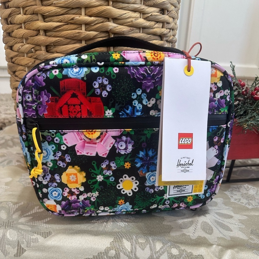 New Herschel X Lego Limited Edition Lunch Box LEGO Pop Quiz Lunch Box - Picture 3 of 16